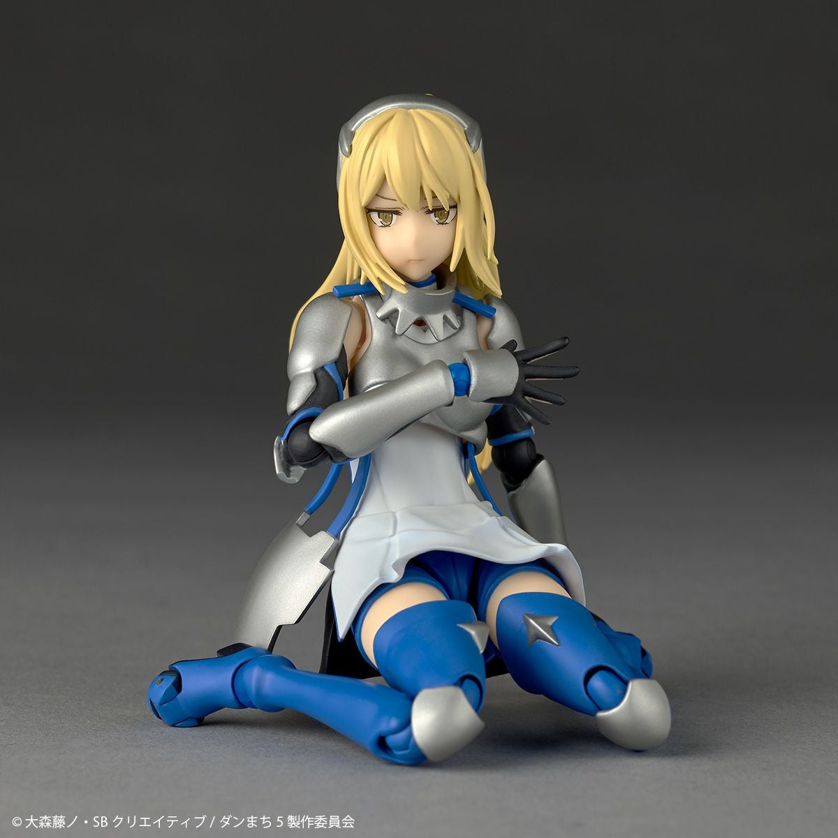 Revoltech 艾絲·華倫斯坦