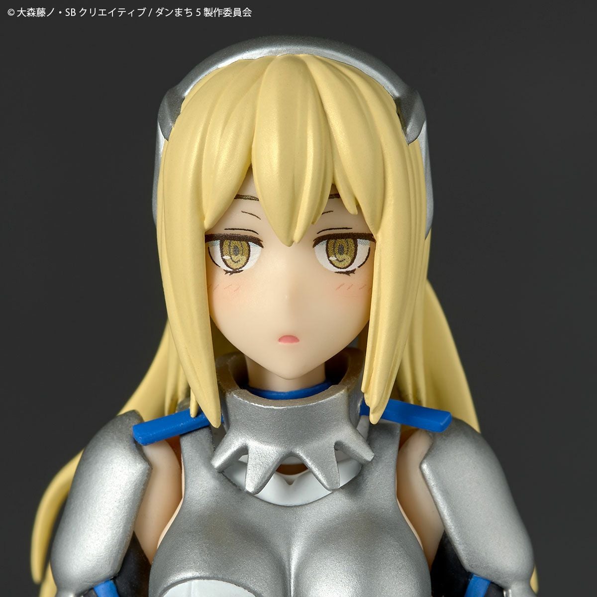 Revoltech 艾絲·華倫斯坦