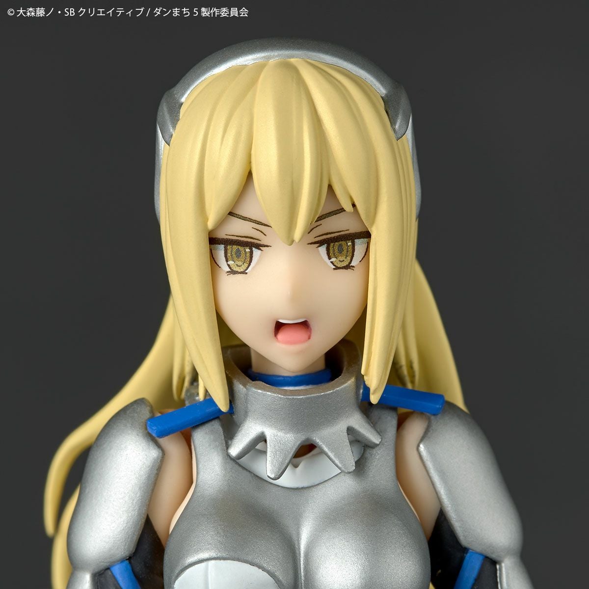 Revoltech 艾絲·華倫斯坦