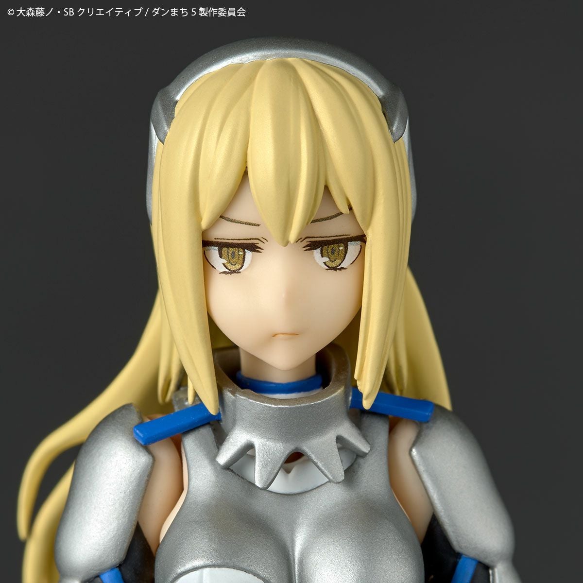 Revoltech 艾絲·華倫斯坦