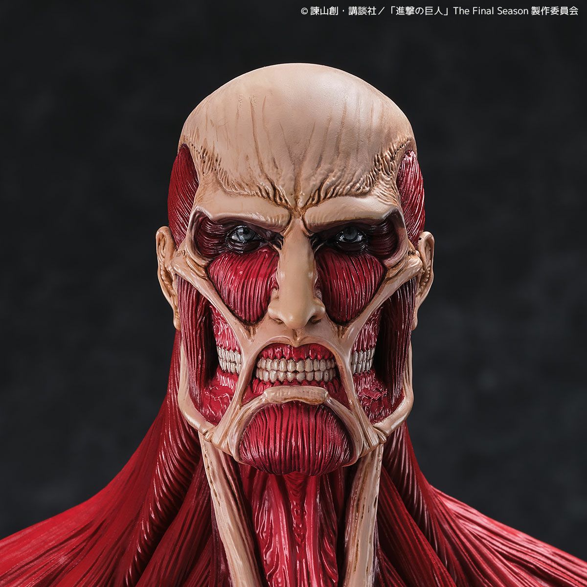 Mega Sofubi Colossal Titan