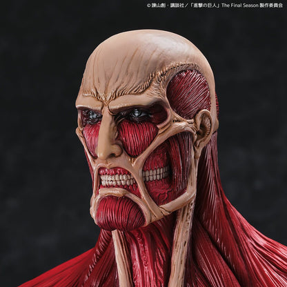 Mega Sofubi Colossal Titan