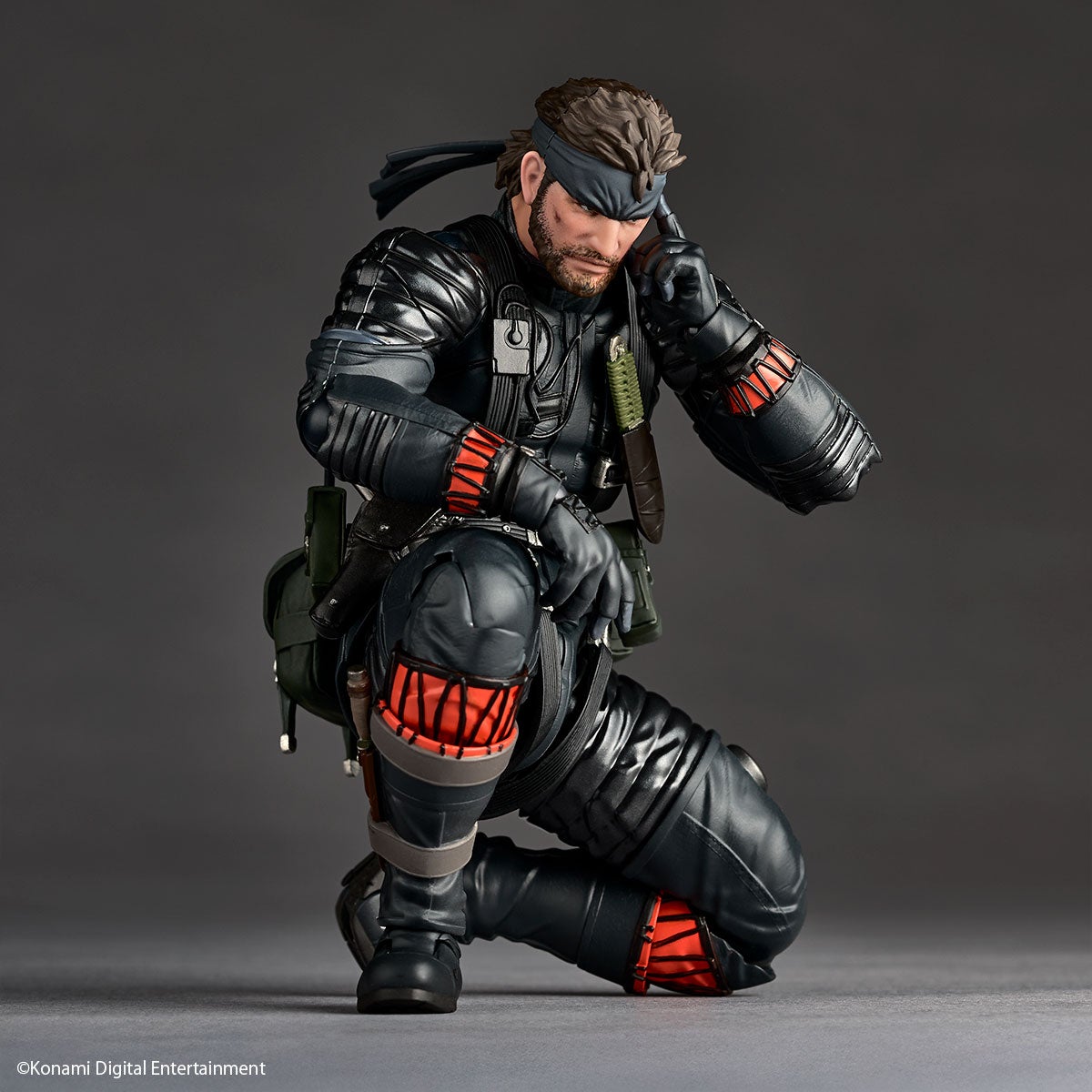 Revoltech Amazing Yamaguchi Naked Snake Sneaking Suit Ver. (METAL GEAR SOLID Δ: SNAKE EATER)