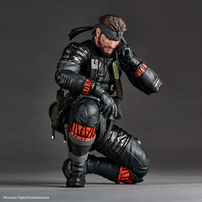 Revoltech Amazing Yamaguchi Naked Snake Sneaking Suit Ver. (METAL GEAR SOLID Δ: SNAKE EATER)