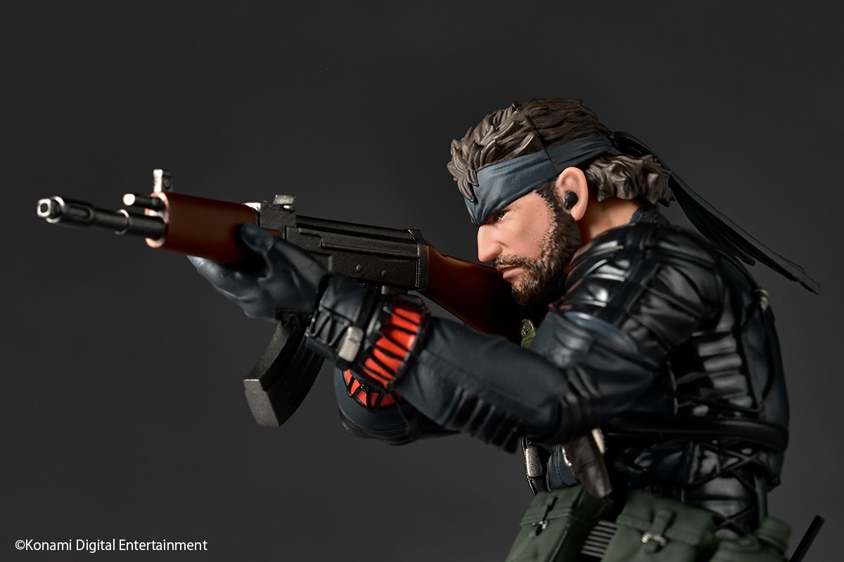 Revoltech Amazing Yamaguchi Naked Snake Sneaking Suit Ver. (METAL GEAR SOLID Δ: SNAKE EATER)