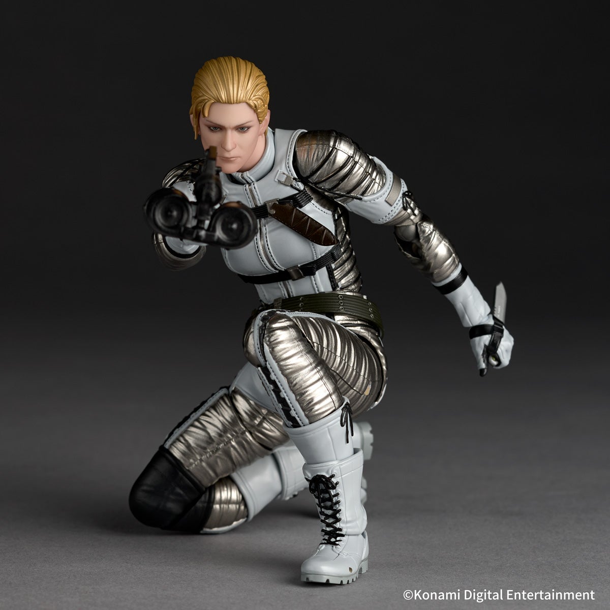 Revoltech Amazing Yamaguchi The Boss (METAL GEAR SOLID Δ: SNAKE EATER)
