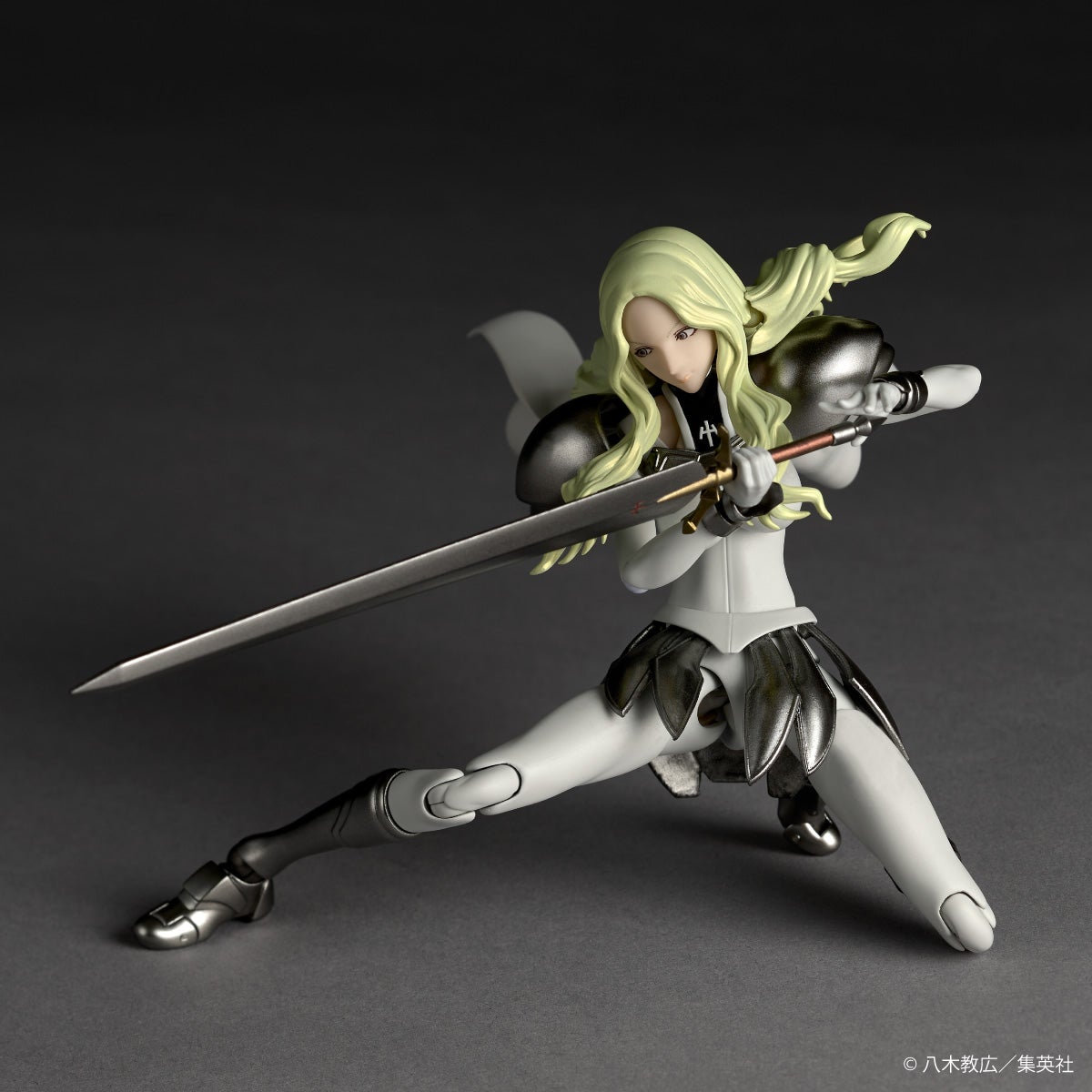 Revoltech 微笑的泰莉莎