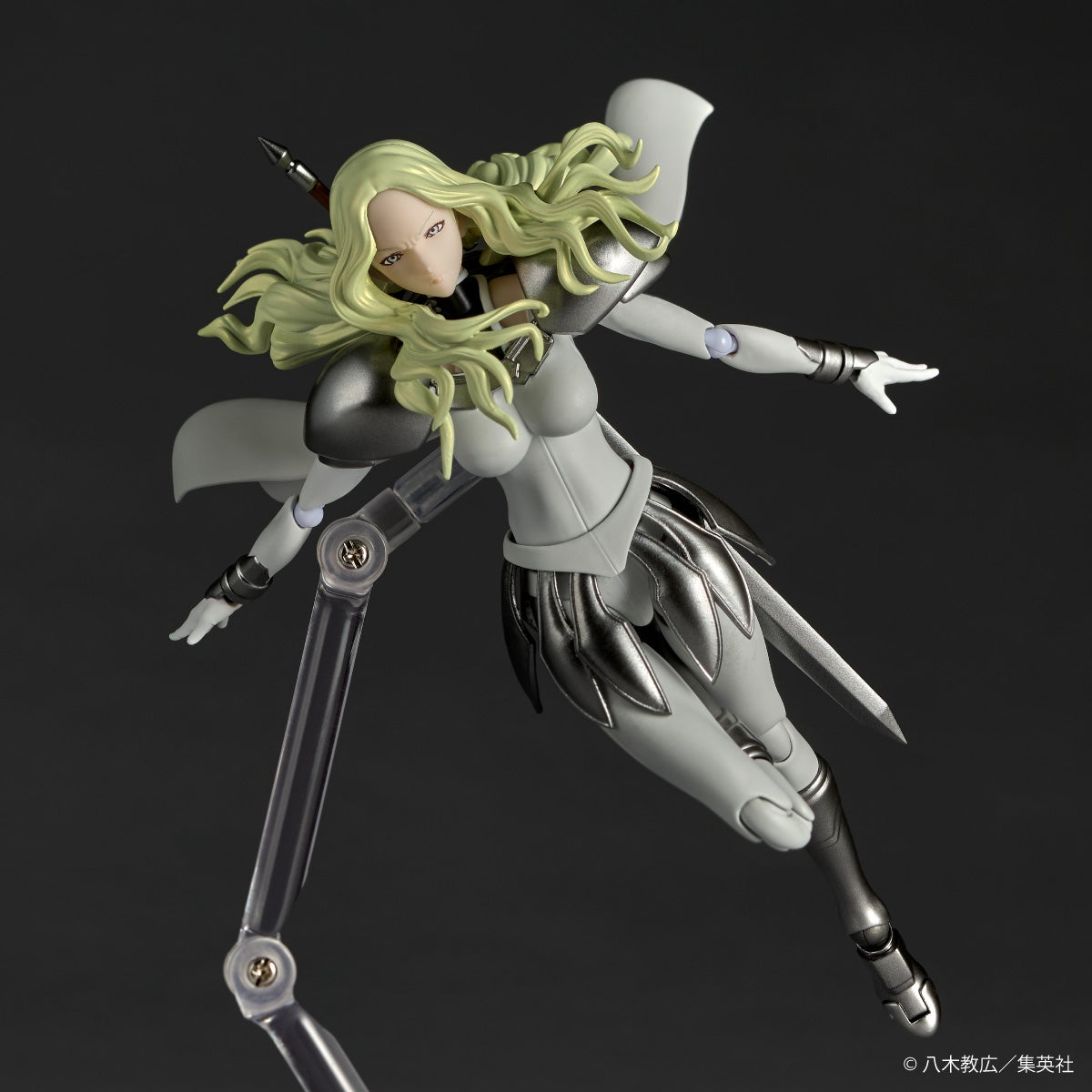 Revoltech 微笑的泰莉莎