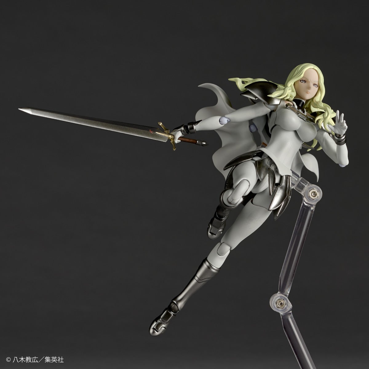 Revoltech 微笑的泰莉莎