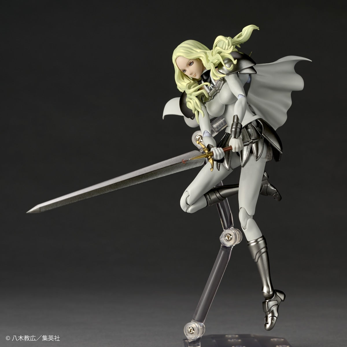 Revoltech 微笑的泰莉莎
