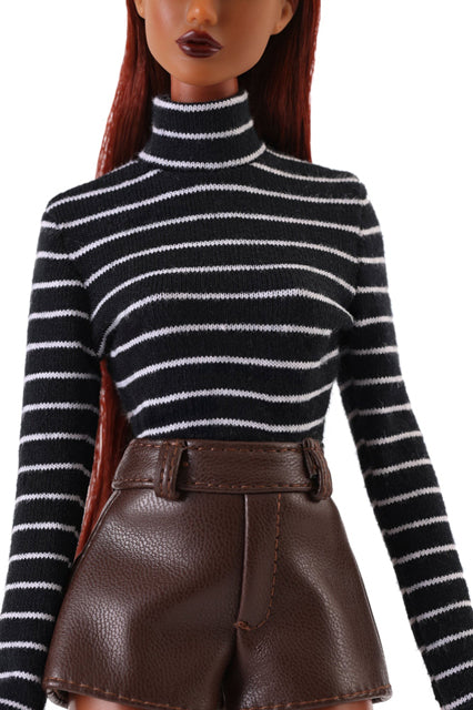 Black-striped long-sleeved turtleneck T-shirt